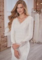 Drita-Leigh-Sheath-Wedding-Dress-21MK868C01-Alt3-IV